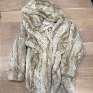 Fabulous furs Luxurious Faux Fur Coat in Cream